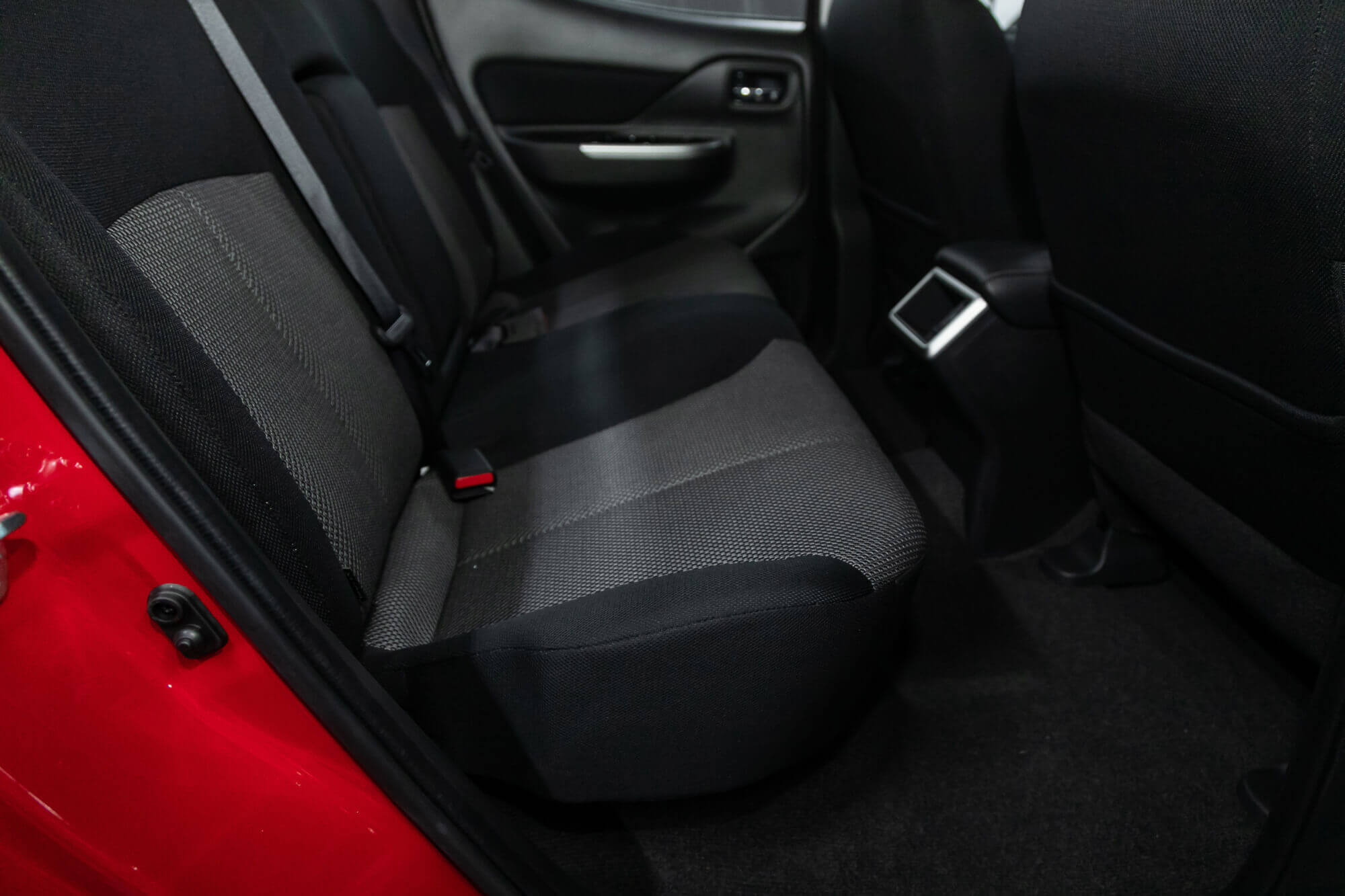 Mitsubishi L200 Blue