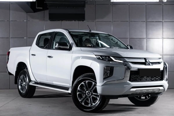 Mitsubishi L200 Branco