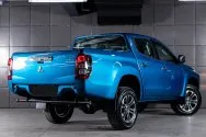 Mitsubishi L200 כחול Mitsubishi L200 כחול