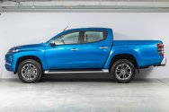 Mitsubishi L200 Blue