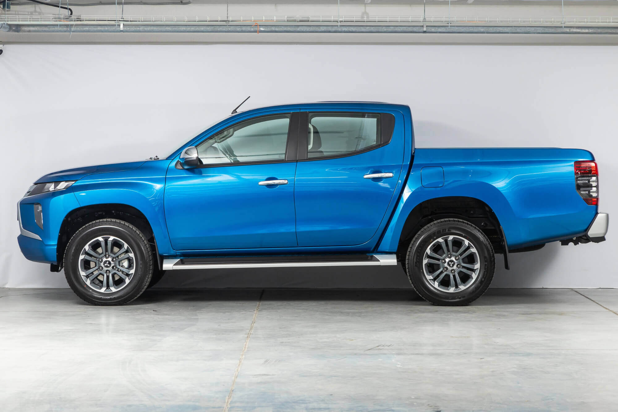 Mitsubishi L200 Blue