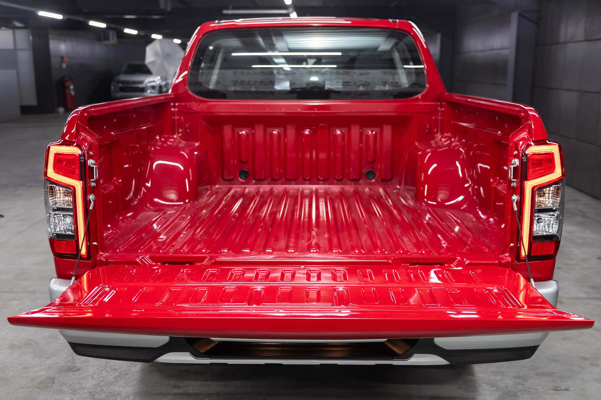 Mitsubishi L200 Blue