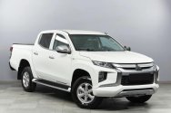 Mitsubishi L200 White
