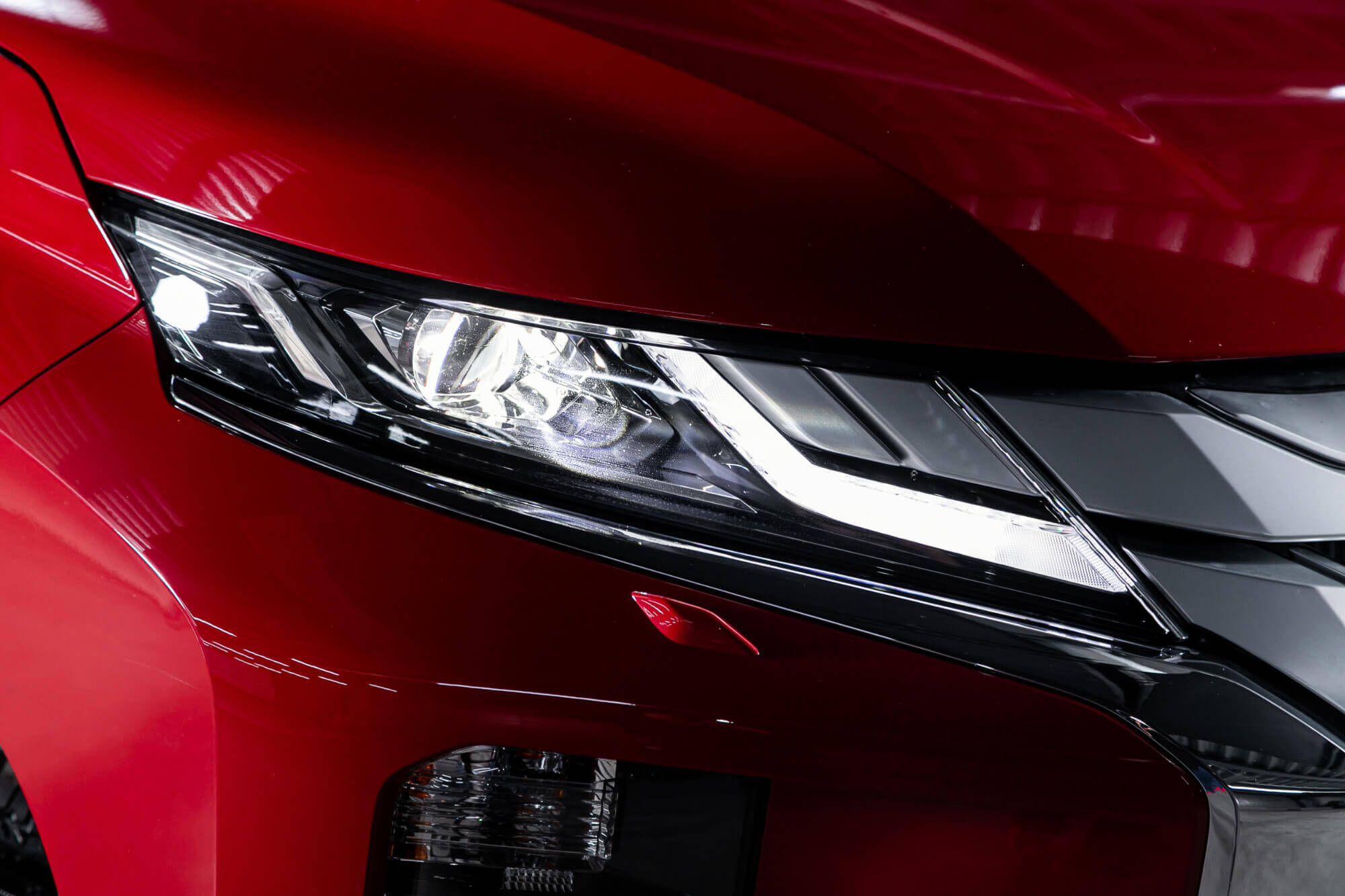 Mitsubishi L200 Blue