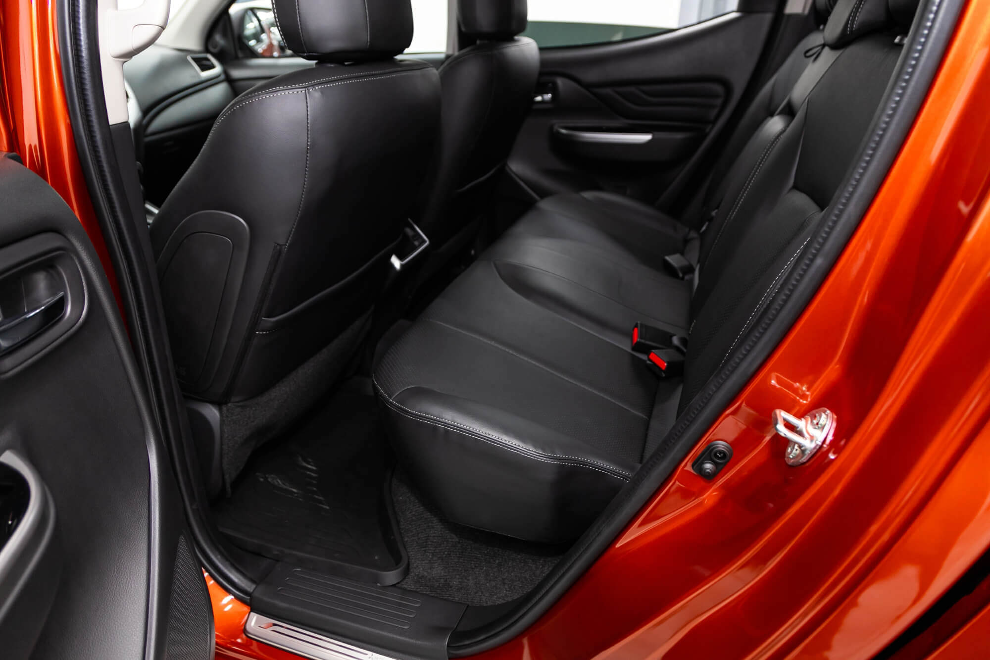 Mitsubishi L200 Orange