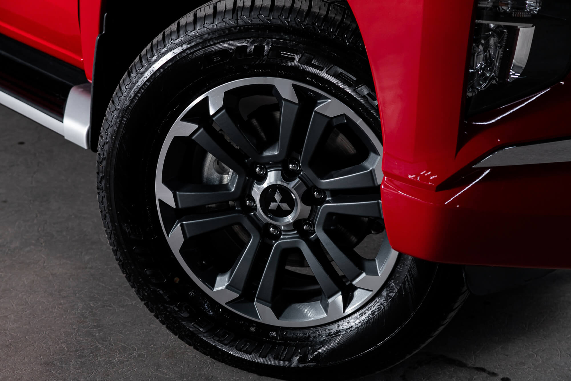 Mitsubishi L200 Blue