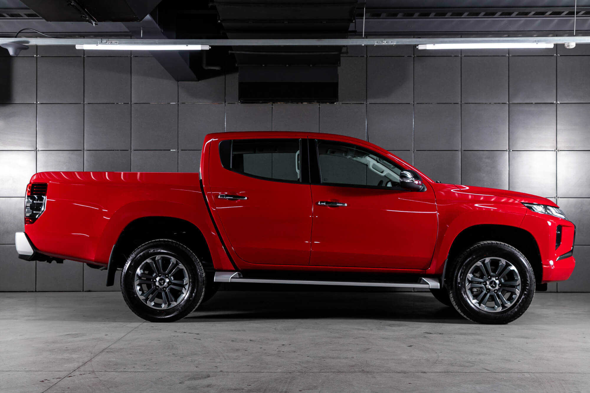 Mitsubishi L200 Blue