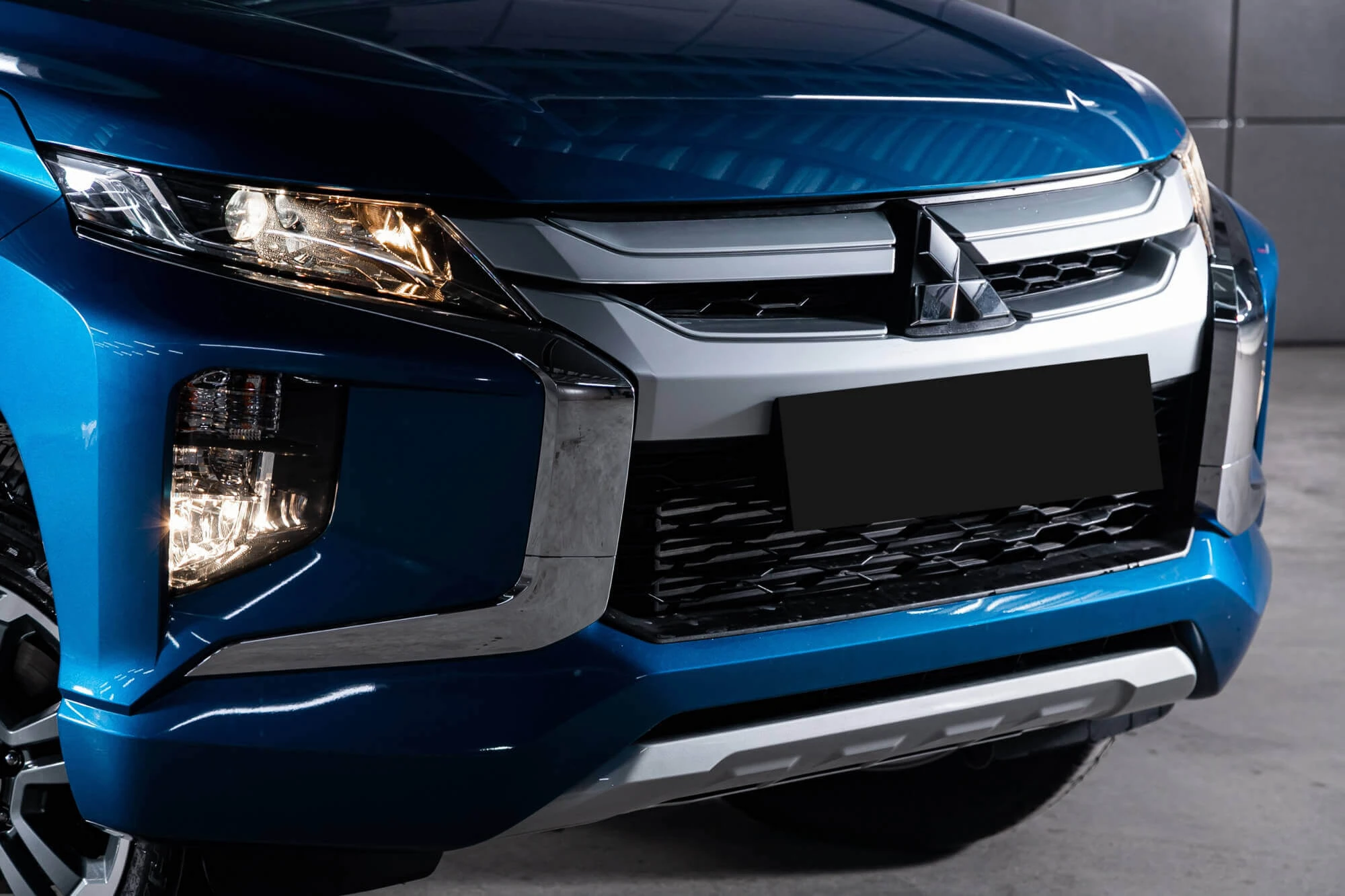 Mitsubishi L200 כחול Mitsubishi L200 כחול