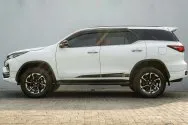 Toyota Fortuner Branco