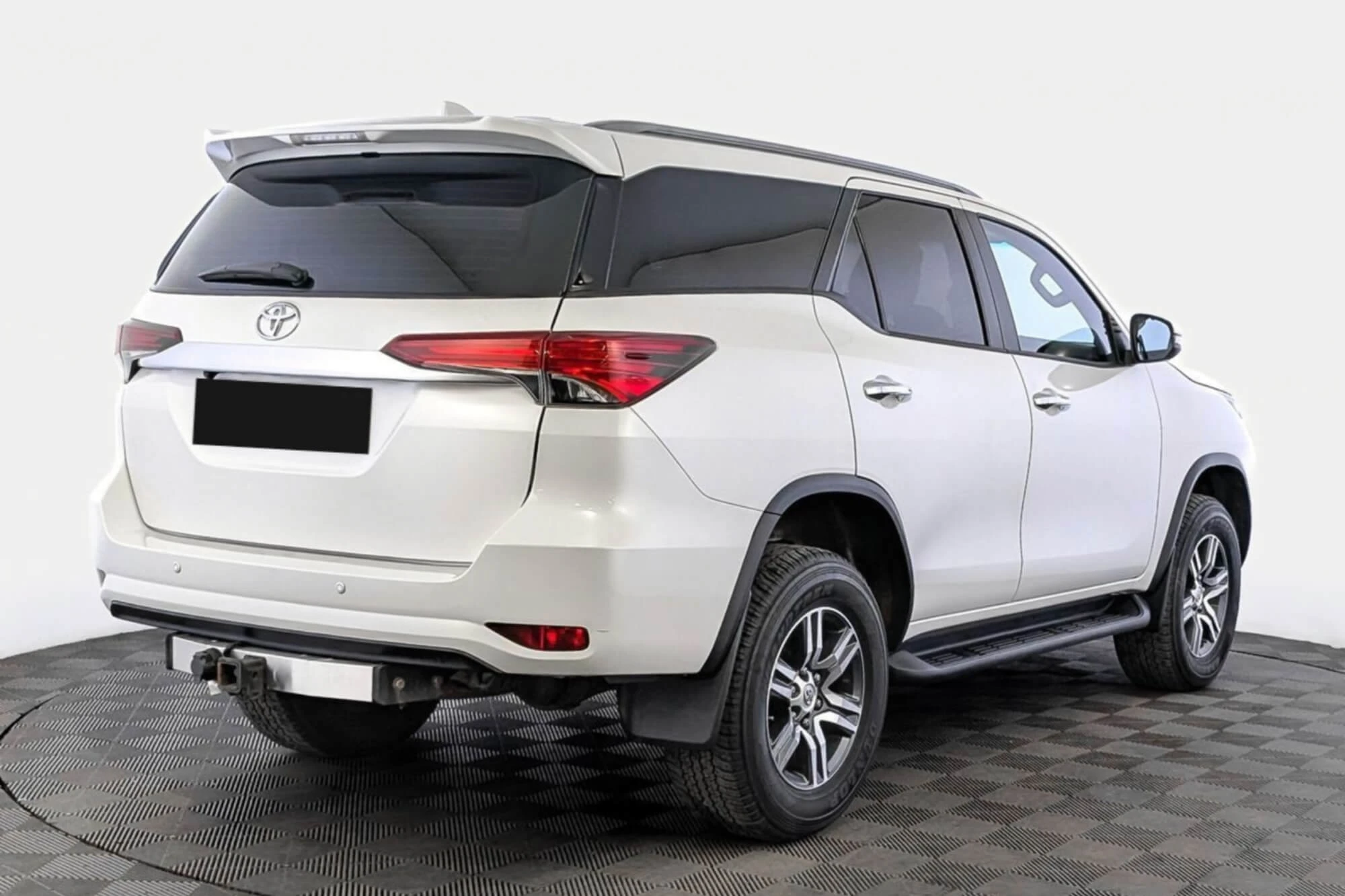 Toyota Fortuner לבן Toyota Fortuner לבן