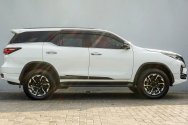 Toyota Fortuner White