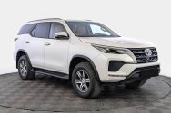 Toyota Fortuner White