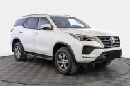 Toyota Fortuner белый
