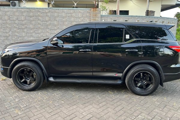 Toyota Fortuner GR Sport Zwart