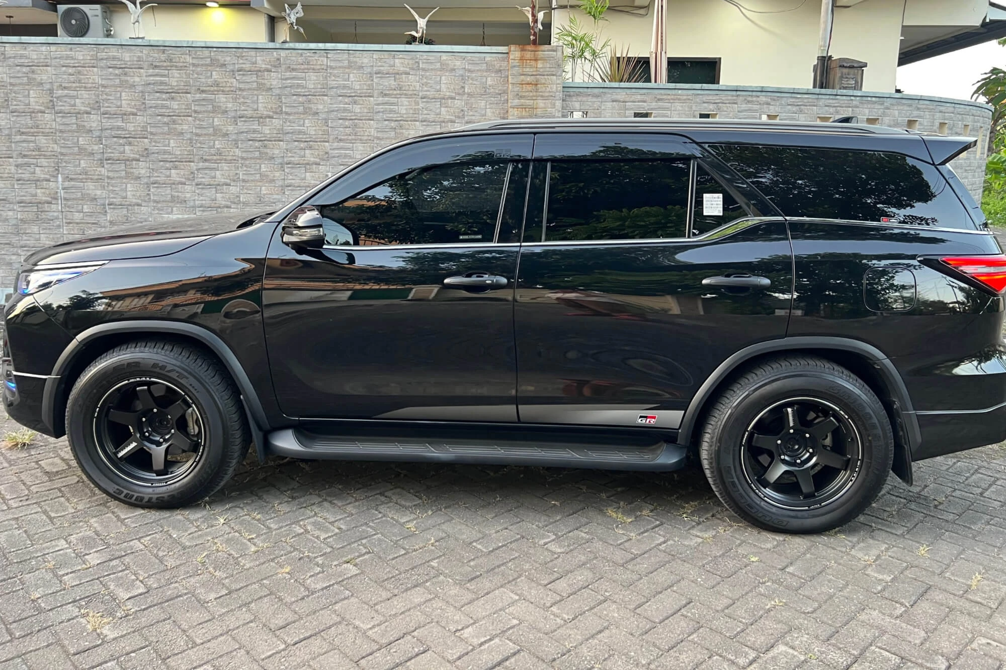丰田 Fortuner GR 运动版（黑色