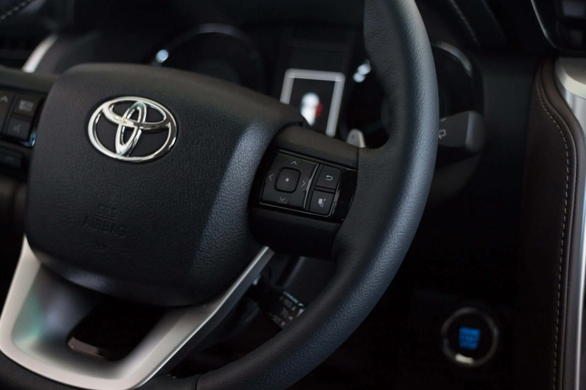 Toyota Fortuner לבן Toyota Fortuner לבן