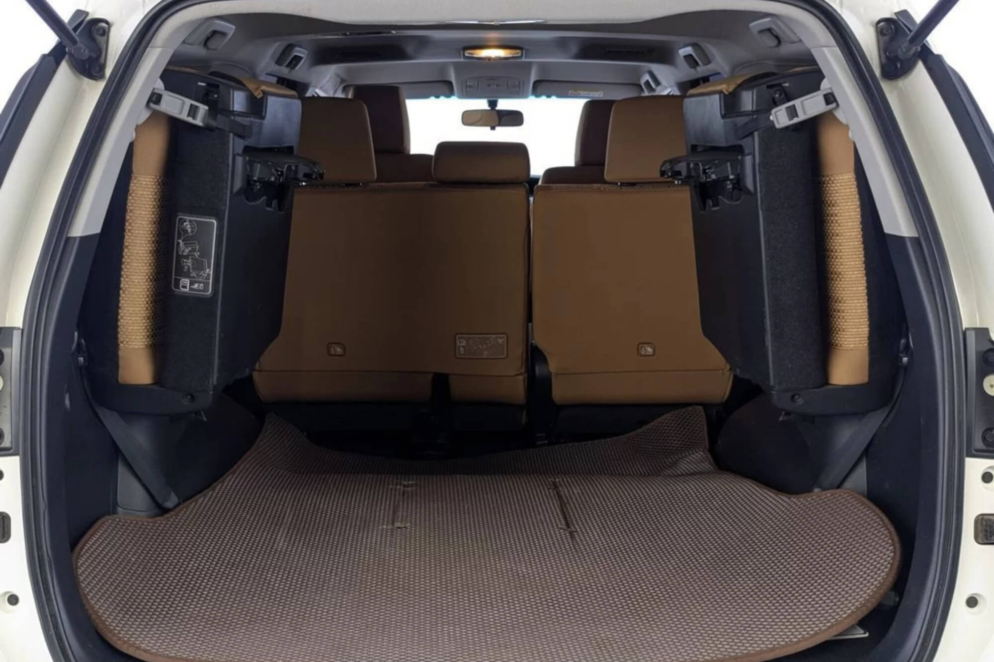 Toyota Fortuner White