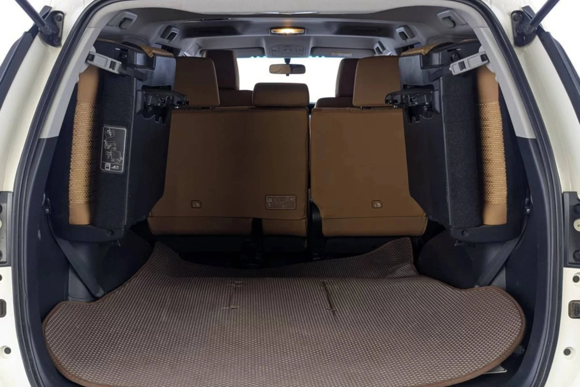 Toyota Fortuner לבן Toyota Fortuner לבן