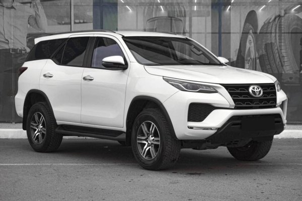 Toyota Fortuner Wit