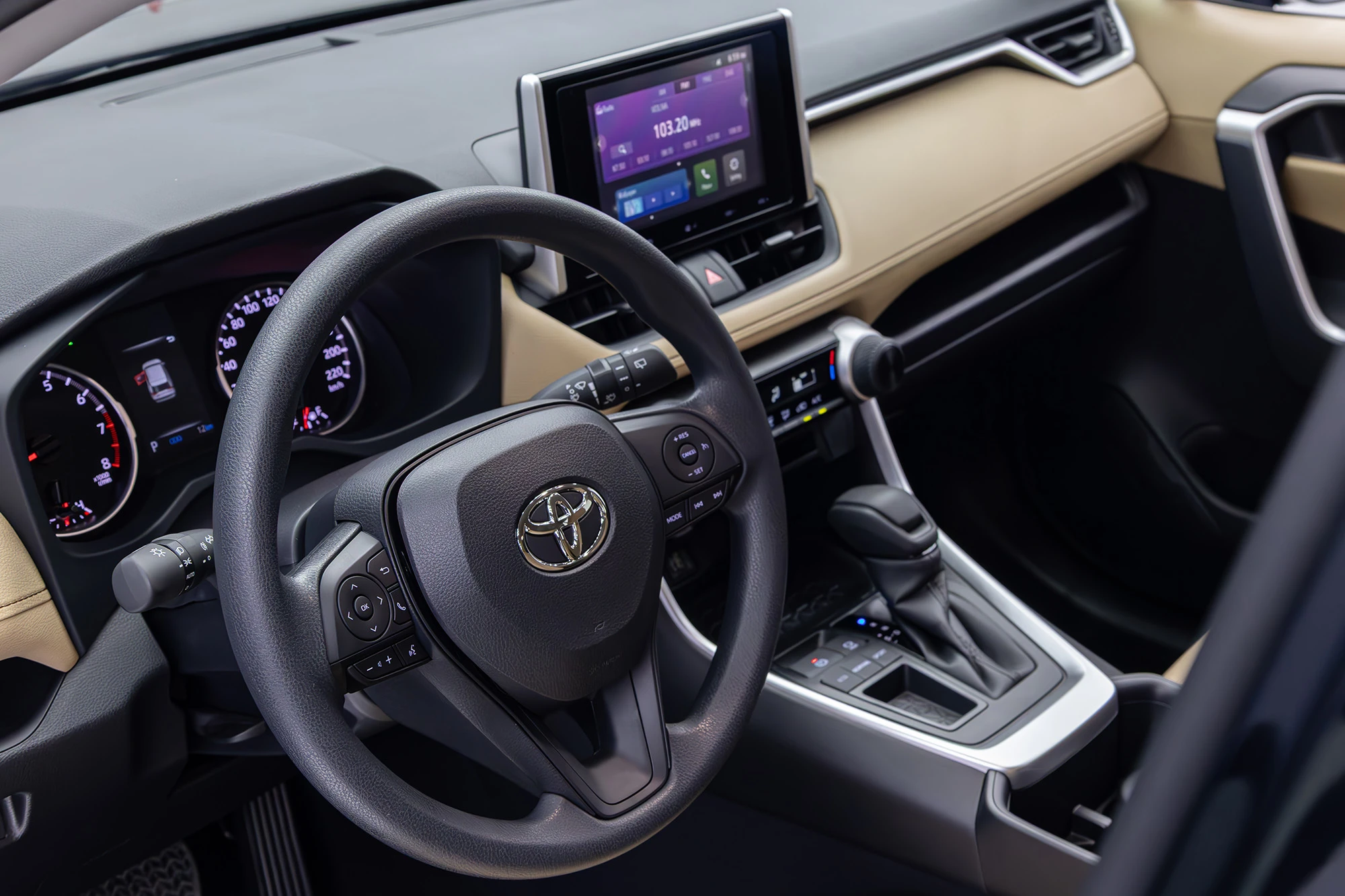 Toyota RAV4 Черный