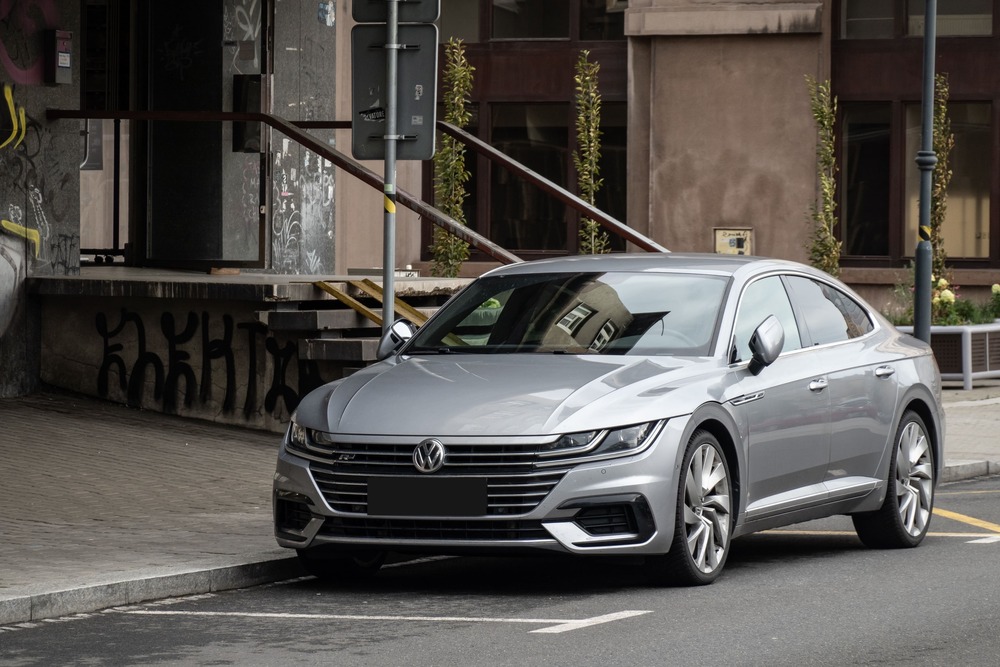 大众 Arteon 2025 的新特点 迪拜的大众 Arteon