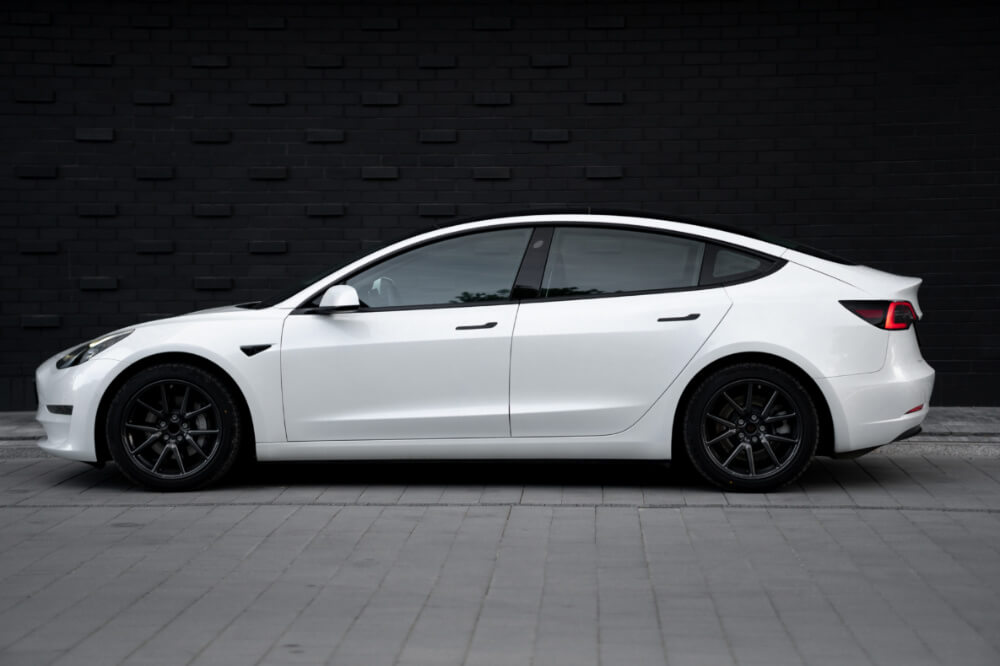 Le novità della Tesla Model 3 rispetto ai modelli precedenti 2026 Tesla Model 3 negli Emirati Arabi Uniti