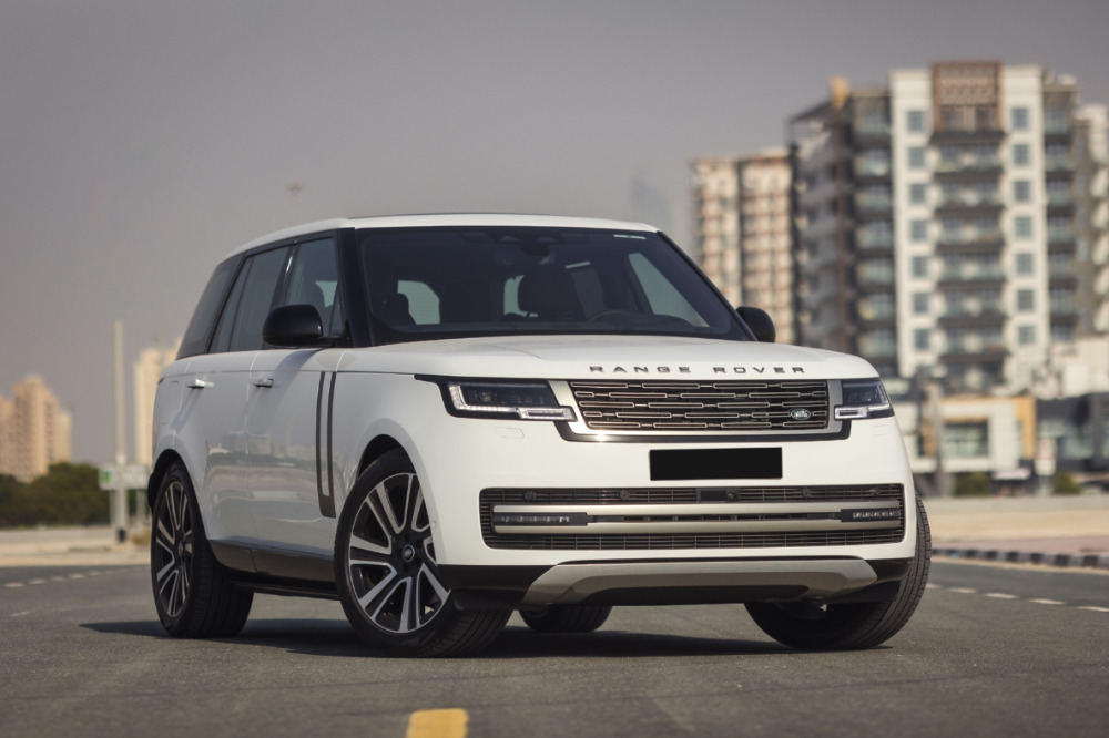 Le migliori auto per riunioni di lavoro e viaggi aziendali a Dubai Range Rover a Dubai