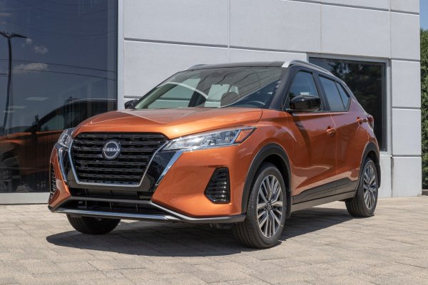 Nissan Kicks Laranja