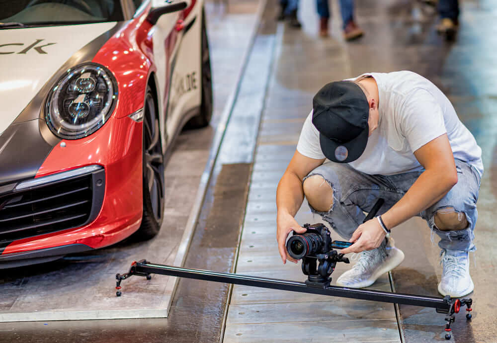 Idées de photoshoot à l'intérieur d'une voiture de sport à Dubai photoshoot à l'intérieur d'une voiture de sport