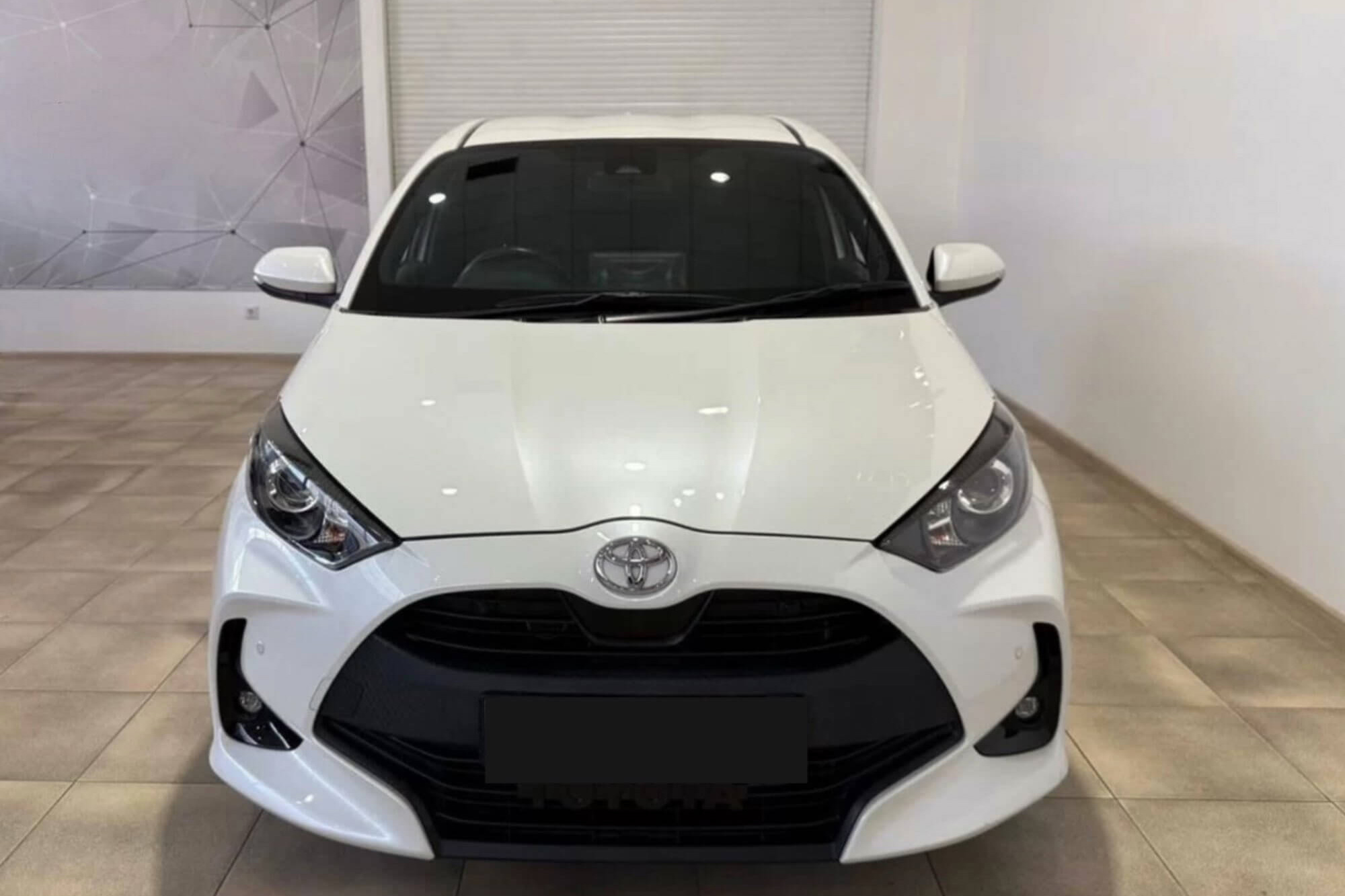 Toyota Yaris White