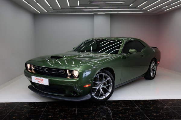 Dodge Challenger GT Grün
