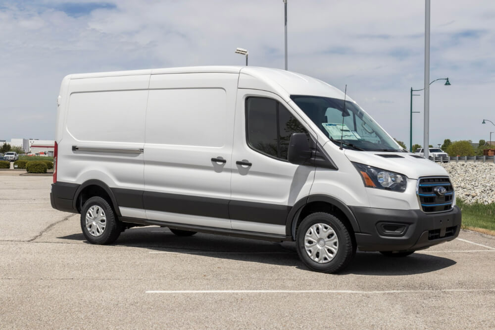 Ford Transit no Dubai