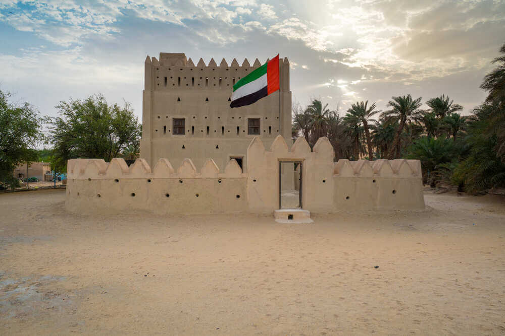 Las mejores rutas de Dubai en coche de alquiler