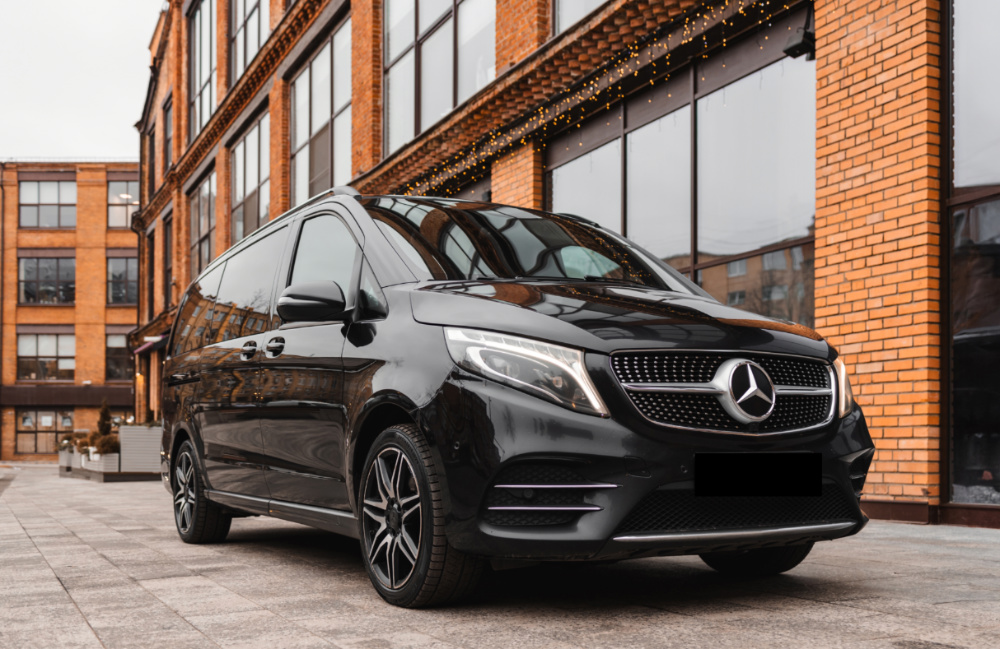 Beste bestelwagens voor koeriers en bezorgers in Dubai Mercedes-Benz V-Klasse in Moskou Loft