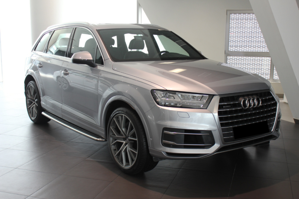 uma cena no showroom da audi localizado na Sheikh Zayed road