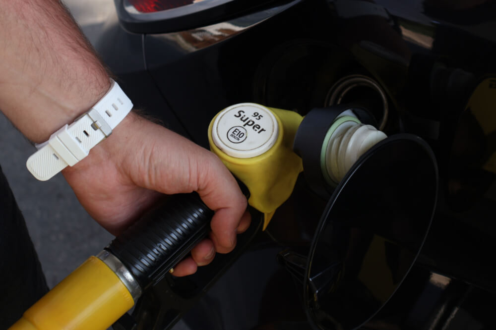 BAE'de Super 98 vs Special 95 Yakıt BAE'de özel 95 yakıtı