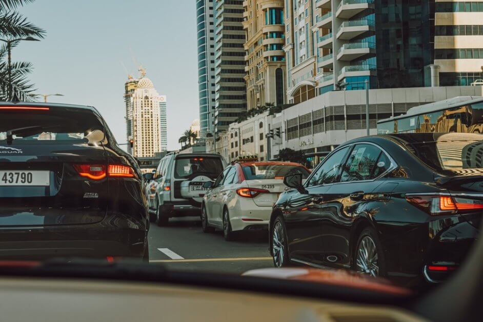 UAE Speed Limits Guide: Rules, Buffers, and Fines Explained