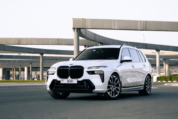 BMW X7 40i New Gen White
