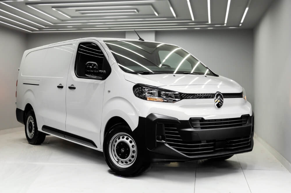 Лучшие фургоны для курьеров и водителей доставки в Дубае citroen jumpy в Дубае