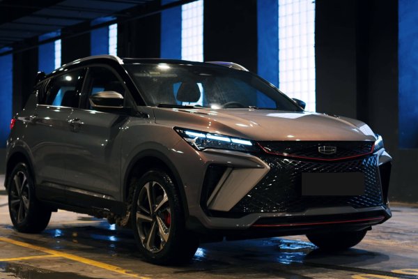 Geely Coolray Gri