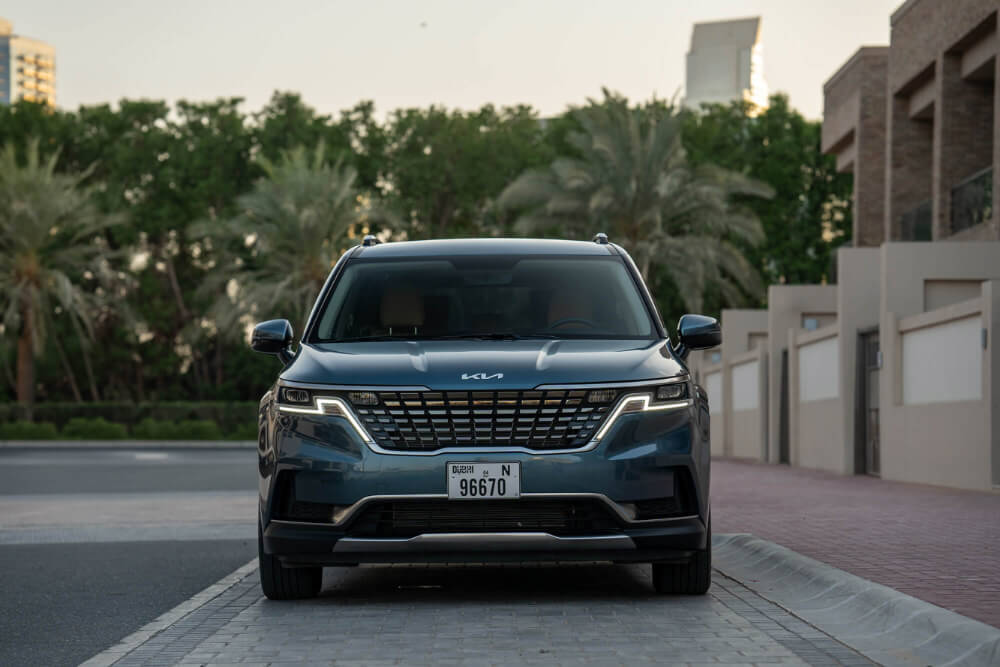 מהו הטנדר הטוב ביותר לעסק קטן? קיה קרנבל בדובאי