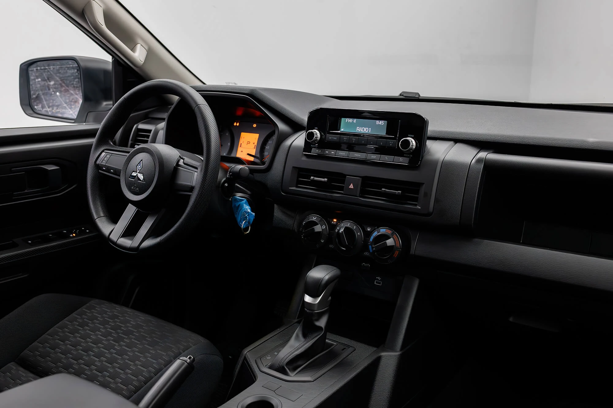 Mitsubishi L200 Doppio Tappo Automatico Bianco