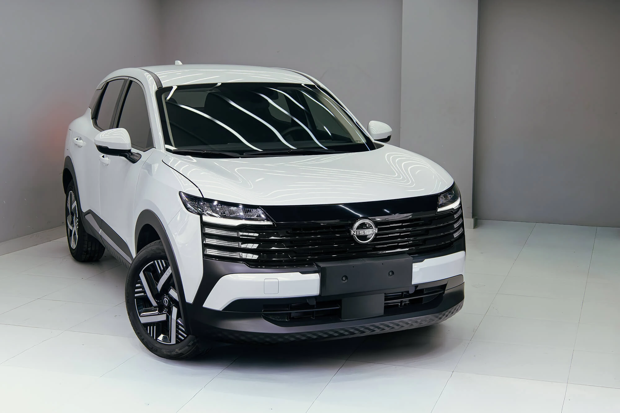 Nissan Kicks белый