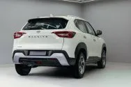 Nissan Magnite White