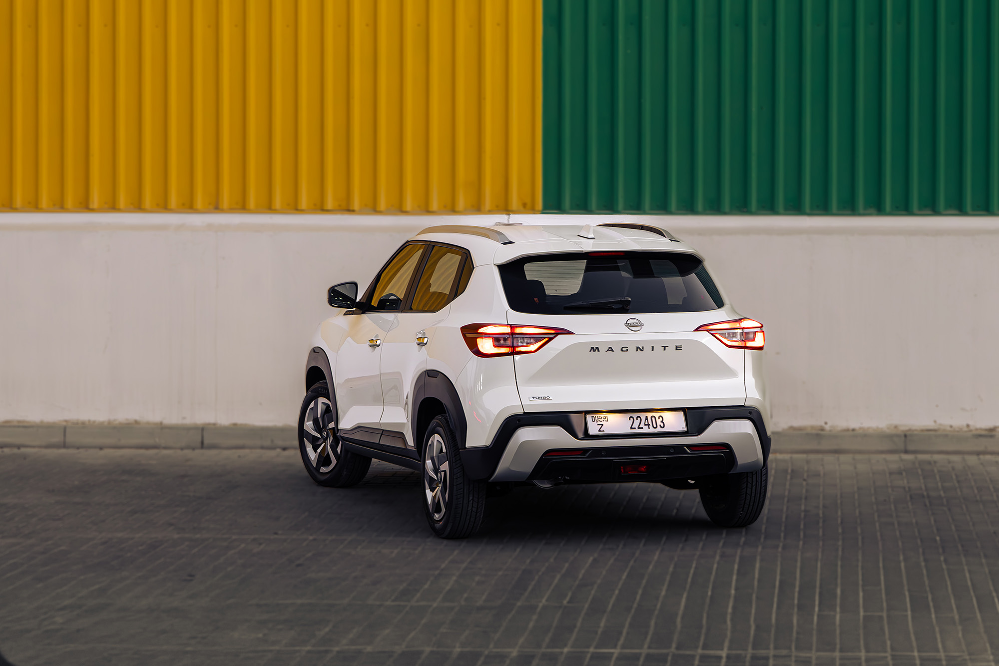 Nissan Magnite White