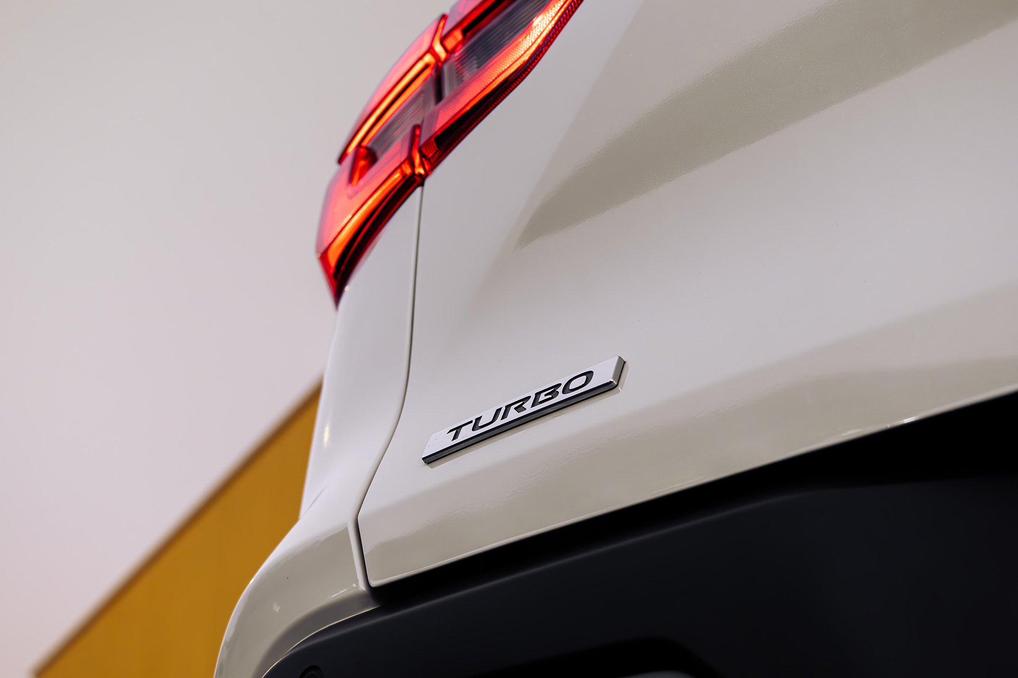 Nissan Magnite White