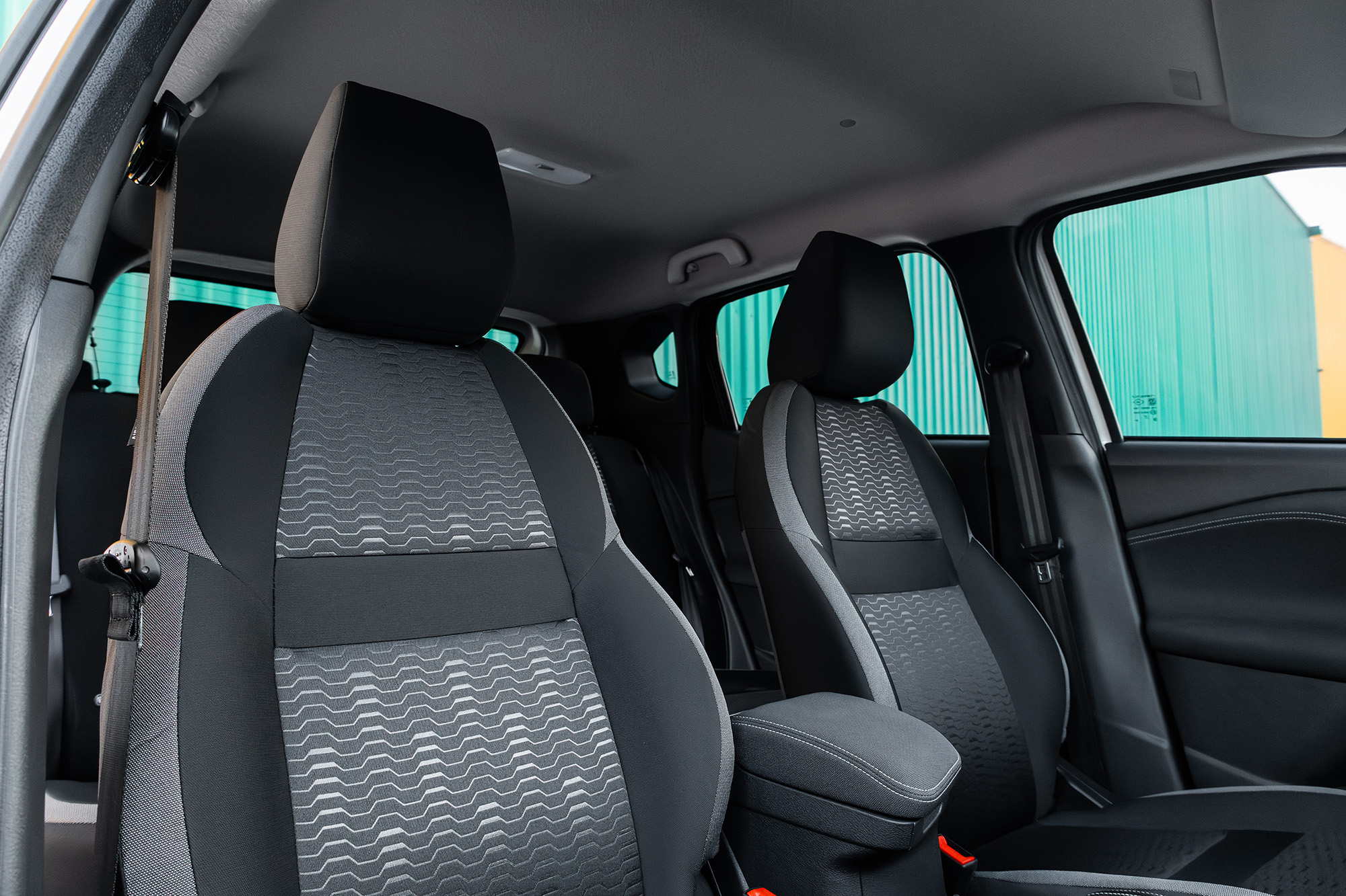 Nissan Magnite White