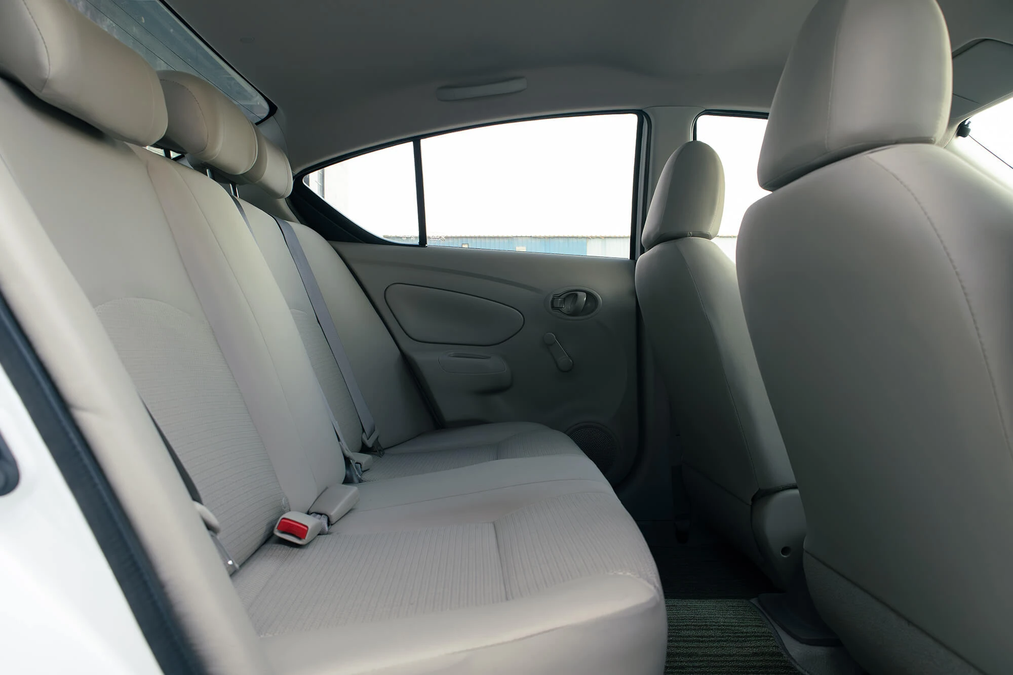 Advantages of Compact Cars for Driving in Dubai nissan sunny interior