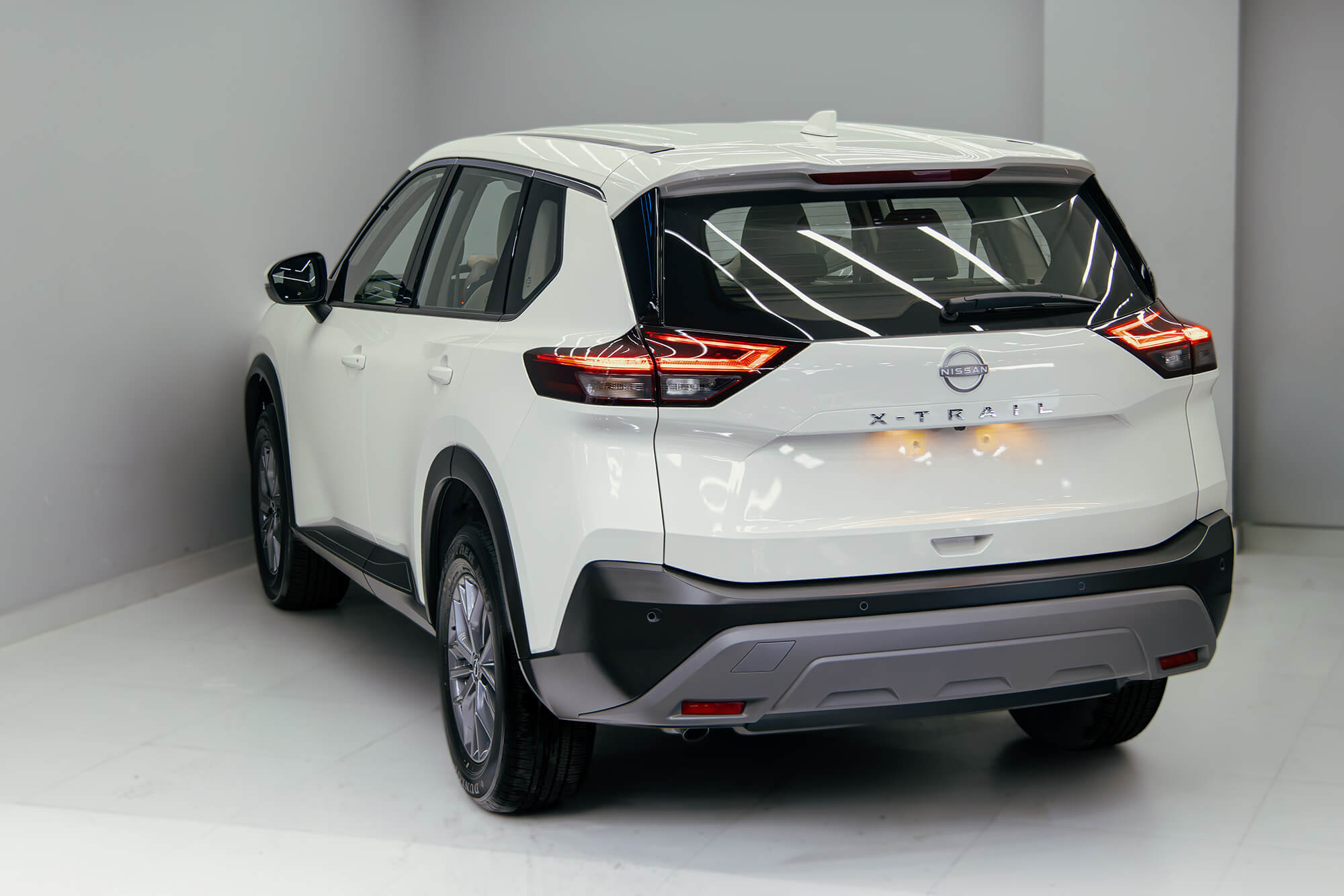 Nissan X-Trail White