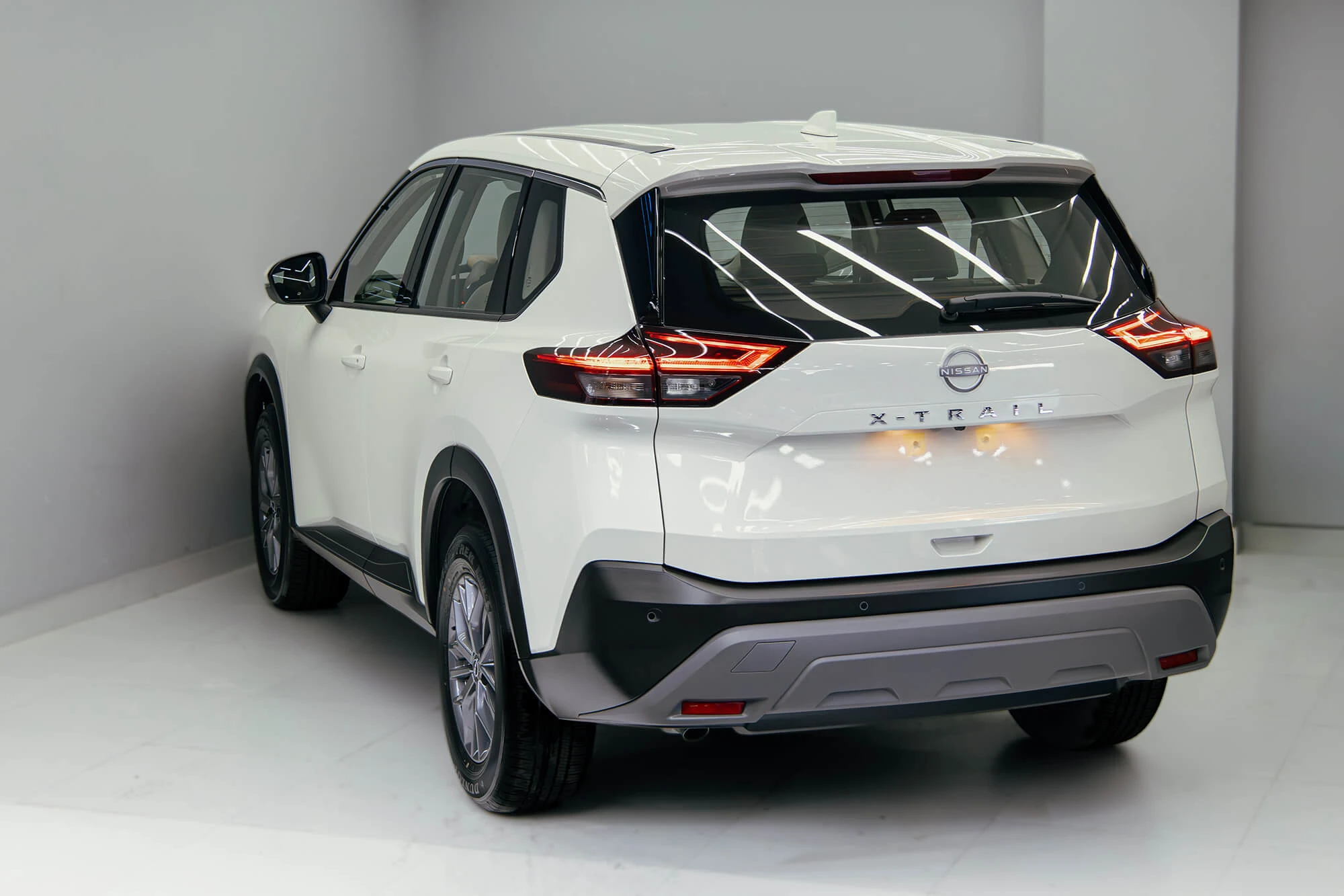 Nissan X-Trail White